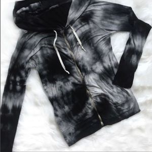 Rare Brandy Melville zip up sweater